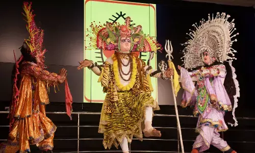 स्पिक मैके - गोम्बेयट्टा, पुरुलिया छाऊ, मालवी गीतों ने मन मोहा स्पिक मैके - गोम्बेयट्टा, पुरुलिया छाऊ, मालवी गीतों ने मन मोहा