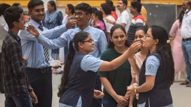 कुछ ही घंटों में घोषित होंगे दसवीं के नतीजे, खबर के अंदर दिए लिंक को कॉपी कर देखें रिजल्ट