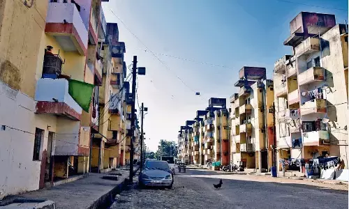 लेमा गार्डन के आवासों पर फिर हुए अवैध कब्जे, जिम्मेदार मौन लेमा गार्डन के आवासों पर फिर हुए अवैध कब्जे, जिम्मेदार मौन