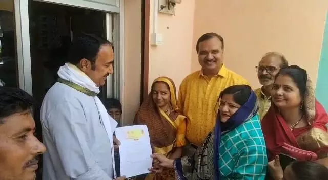 लाडली बहना योजना की पात्र महिलाओं को वितरित किए स्वीकृति पत्र लाडली बहना योजना की पात्र महिलाओं को वितरित किए स्वीकृति पत्र
