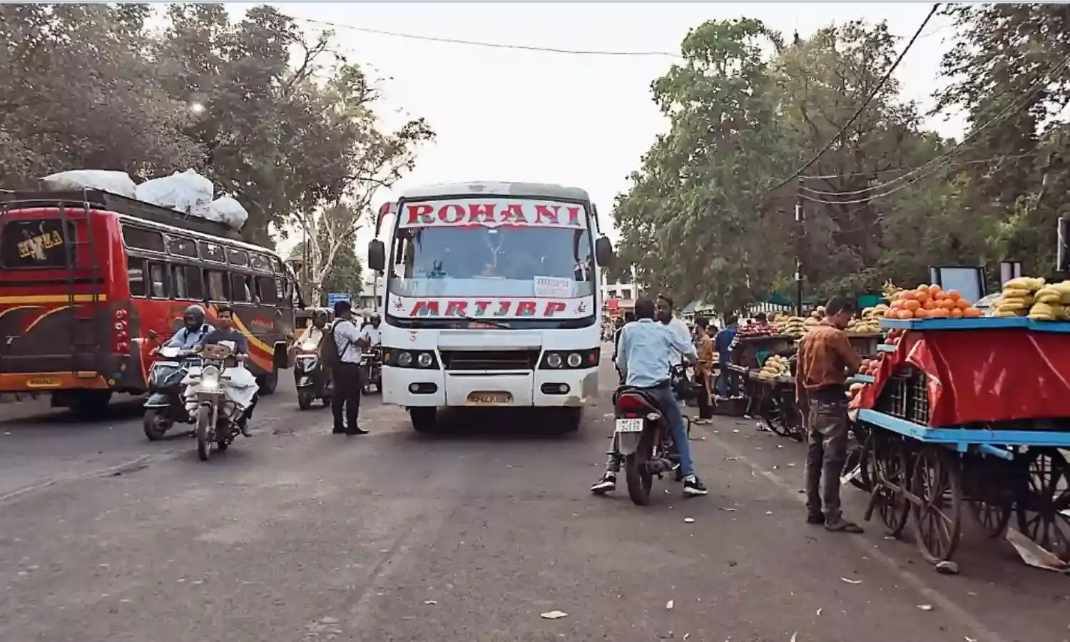 एम्पायर टॉकीज तिराहे पर बढ़ा दुर्घटना का खतरा, सब कुछ जानकर भी अनजान बने जिम्मेदार