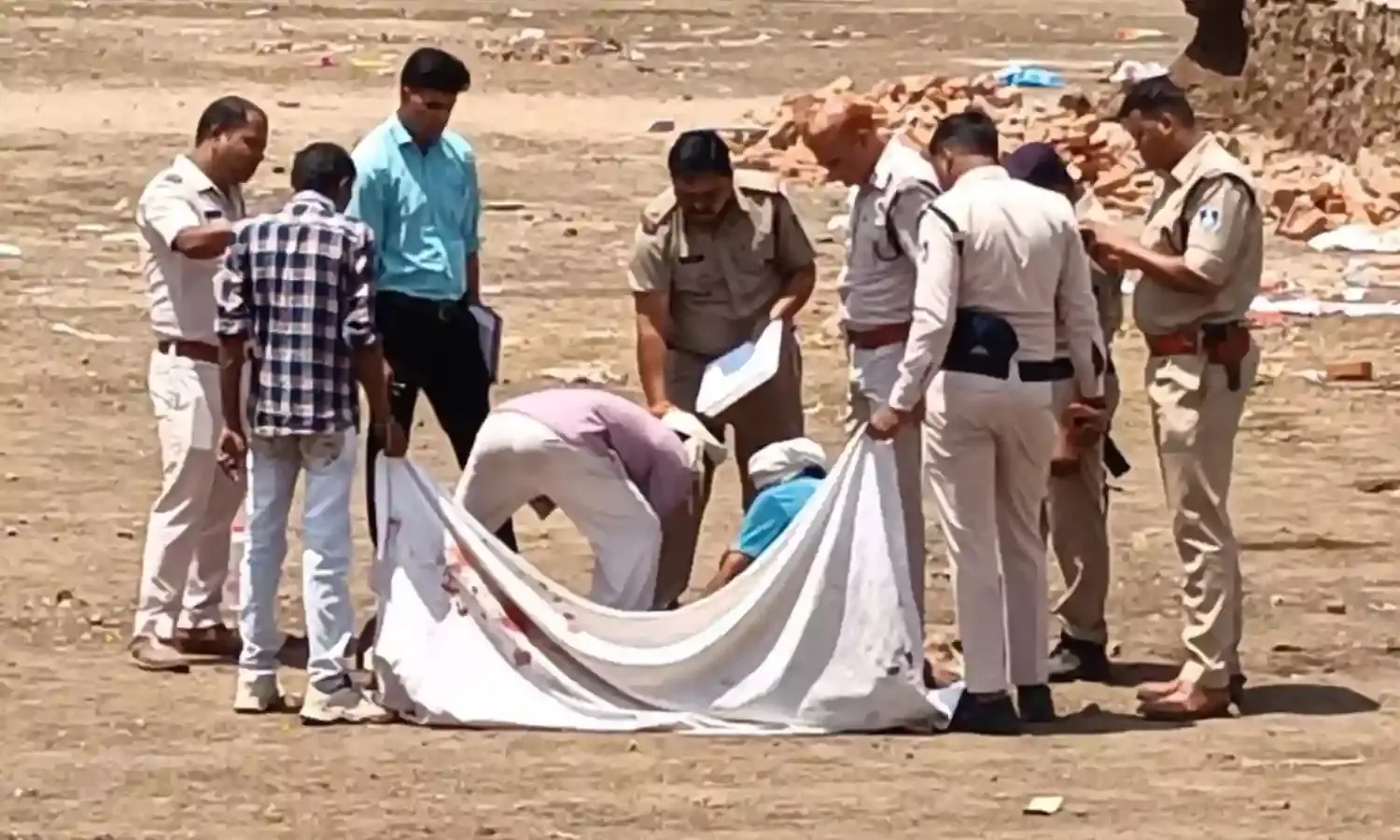 नेहरू स्टेडियम में स्ट्रीट वेंडर की निर्मम हत्या, शरीर पर मिले 36 घाव