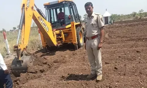 21.10 हेक्टेयर वन जमीन से अतिक्रमण हटाया 21.10 हेक्टेयर वन जमीन से अतिक्रमण हटाया