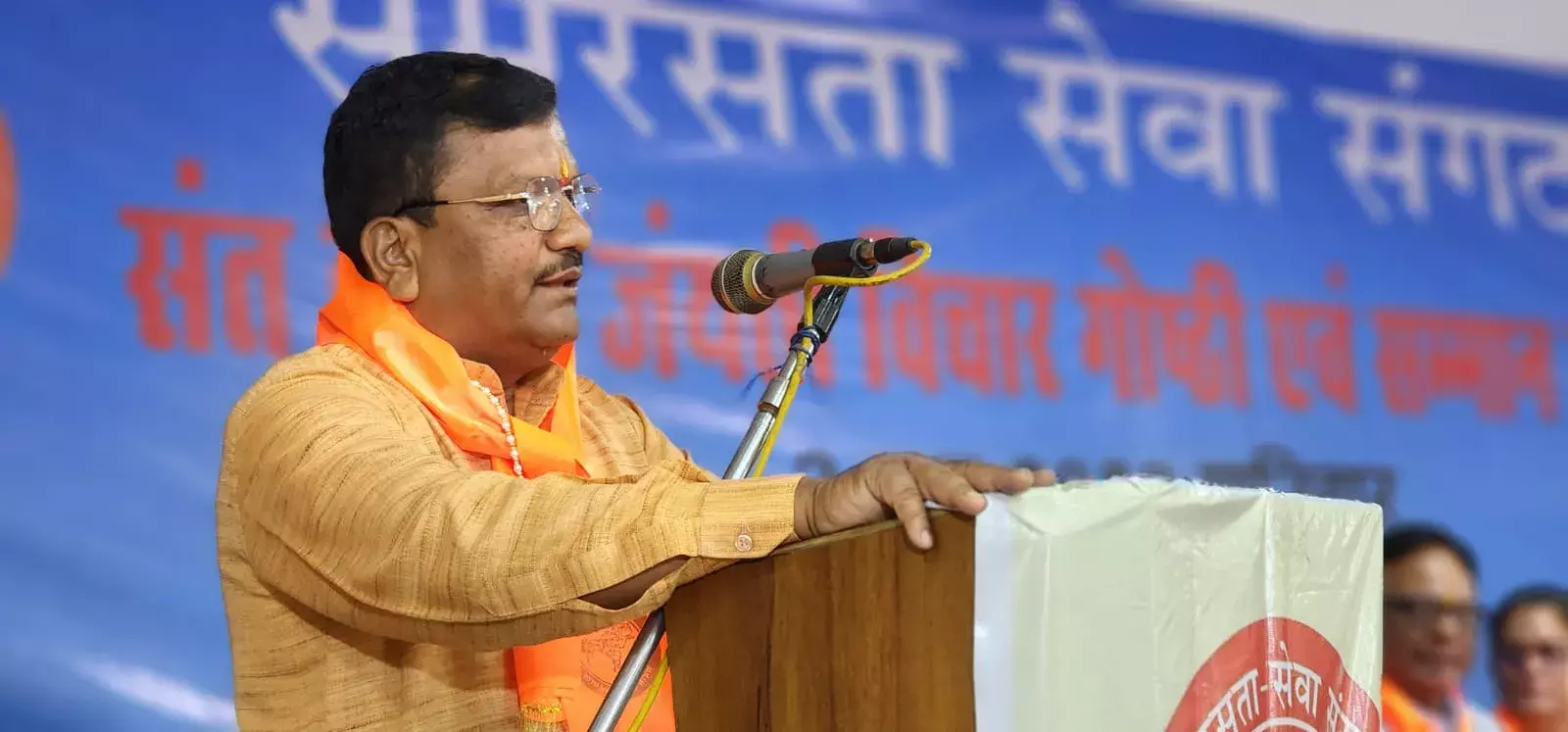 जाती न पूछो साधू की, पूछ लीजिये ज्ञान - मोल करो तलवार का, पड़ा रहने दो म्यान