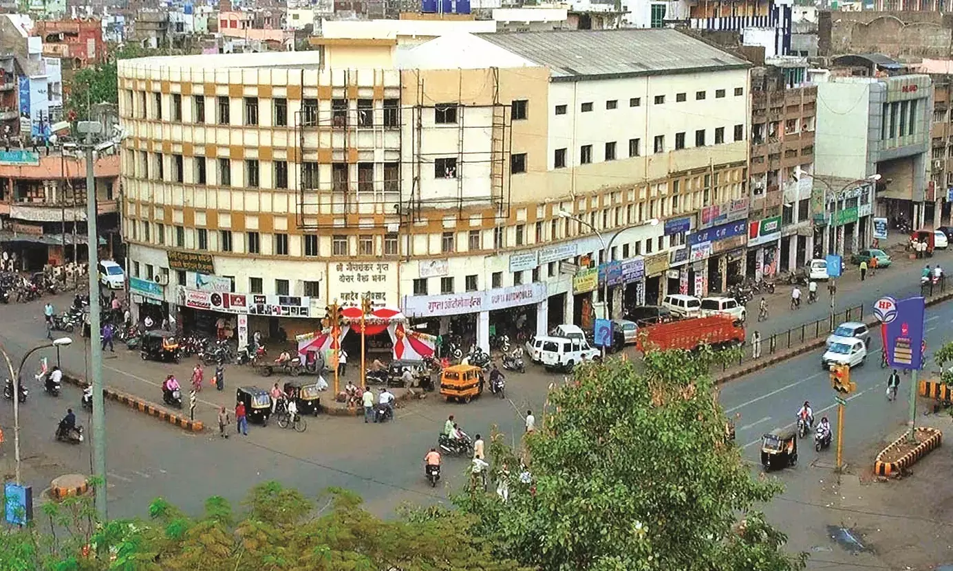 धूप के चलते सिग्नल बंद चौराहे बन गए ऑटो स्टैंड