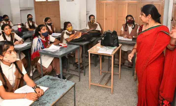 टीचिंग-नॉन टीचिंग स्टाफ के बकाया का भुगतान करें- विधायक सुधाकर अडबाले की मांग