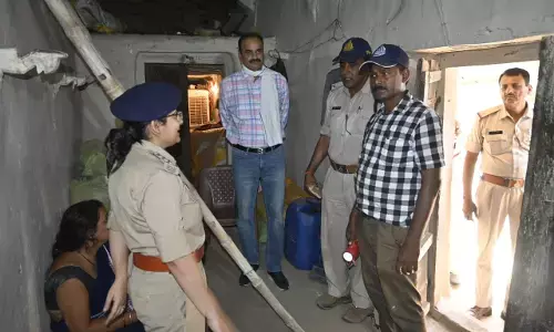 धारदार हथियार से बुजुर्ग की हत्या धारदार हथियार से बुजुर्ग की हत्या