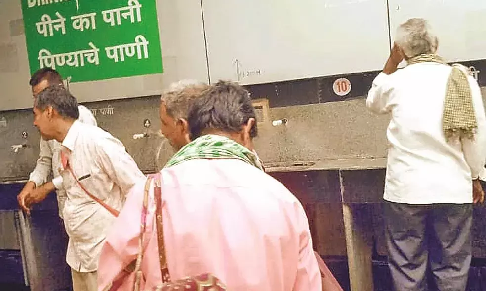 स्टेशन की कूलिंग मशीनें दोपहर में बंद