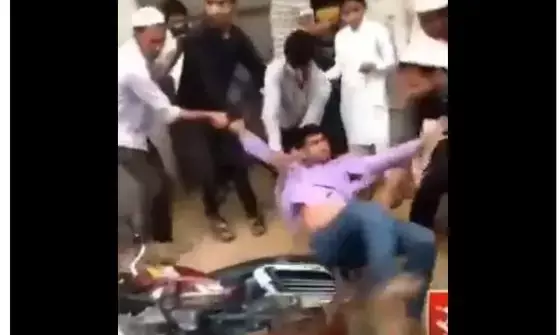 जानिए क्या है केरल में युवक के मारपीट करने के वीडियो की सच्चाई?