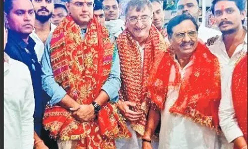 राज्यसभा सांसद तन्खा के साथ सचिन पायलट कार्यकर्ताओं से मिले, बोले - राजनैतिक चर्चा नहीं