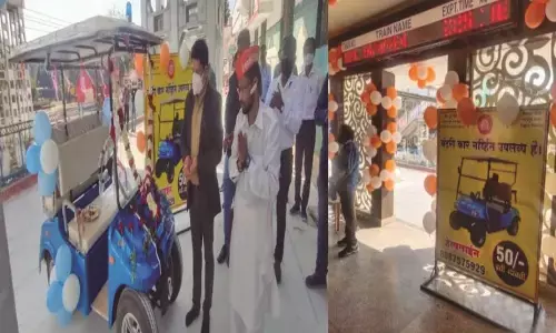 स्टेशन पर बीमार-बुजुर्गों की जगह हट्टे-कट्टों को ढो रहीं बैटरी कार स्टेशन पर बीमार-बुजुर्गों की जगह हट्टे-कट्टों को ढो रहीं बैटरी कार