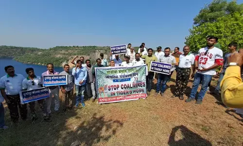 दुर्गापुर ओसी माइन के विस्तारीकरण के खिलाफ सड़क पर उतरे नागरिक दुर्गापुर ओसी माइन के विस्तारीकरण के खिलाफ सड़क पर उतरे नागरिक