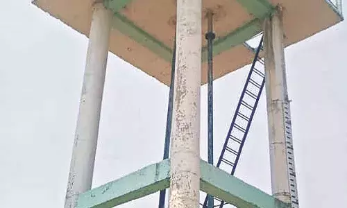 जलापूर्ति योजना पर करोड़ों खर्च फिर भी हवा उगल रहे नल