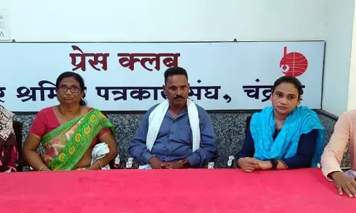 मकान बनाने से पहले ही ले लिए 30 लाख, अब धमका रहा ठेकेदार मकान बनाने से पहले ही ले लिए 30 लाख, अब धमका रहा ठेकेदार