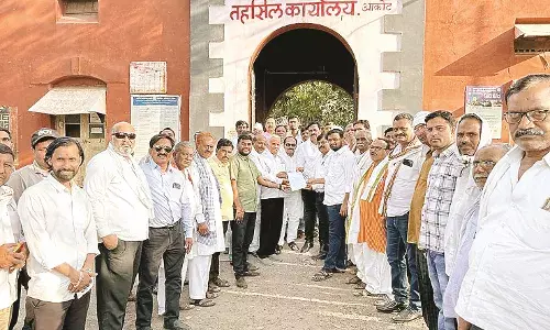 अकोट तहसील कांग्रेस ने लगाई उपविभागीय राजस्व अधिकारी से गुहार, प्याज उत्पादक किसानों को मिले प्रति एकड़ 50 हजार का अनुदान