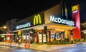 McDonalds की नई एड विवादों में, लोगों ने विज्ञापन को बताया महिला सम्मान के खिलाफ, जानें पूरा मामला