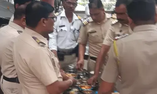 कोर्ट पैरवी अधिकारी बेबस, बैठने तक का नहीं ठिकाना कोर्ट पैरवी अधिकारी बेबस, बैठने तक का नहीं ठिकाना