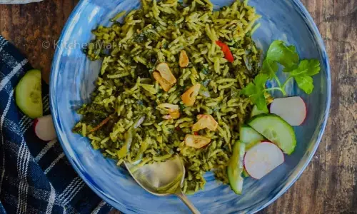 गर्मी में नहीं होना है डिहाइड्रेशन का शिकार, तो इस रेसिपी से बनाएं हेल्दी पालक पुलाव गर्मी में नहीं होना है डिहाइड्रेशन का शिकार, तो इस रेसिपी से बनाएं हेल्दी पालक पुलाव