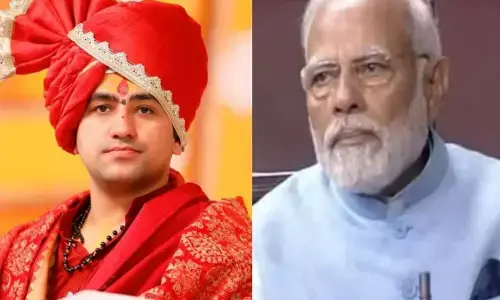 जानिए क्या है पीएम मोदी द्वारा पंडित धीरेंद्र कृष्ण शास्त्री के प्रवचन देखने वाले वीडियो का सच?