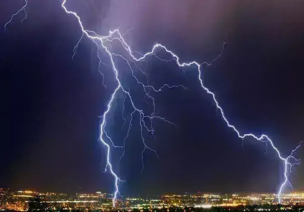 बिजली गिरने से 15 मिनट पहले अलर्ट करेगा दामिनी एप बिजली गिरने से 15 मिनट पहले अलर्ट करेगा दामिनी एप