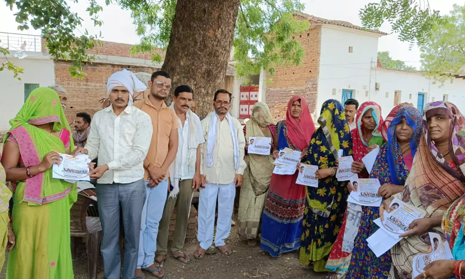 ग्राम जसवंतपुरा में भरे गए नारी सम्मान योजना के आवेदन फार्म