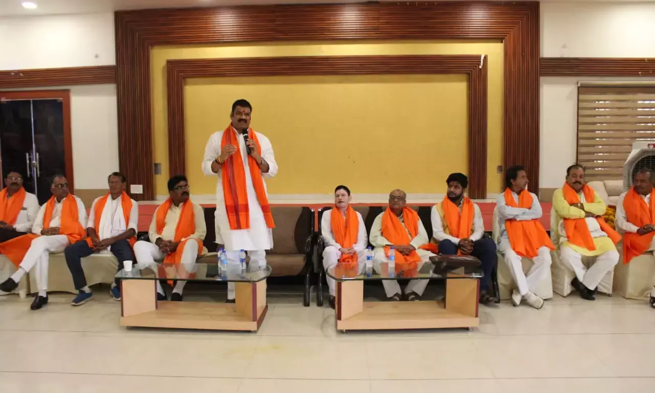 मध्य प्रदेश: ग्राम सीहोरा में आयोजित शक्ति केन्द्र की बैठक में शामिल हुये राजस्व एवं परिवहन मंत्री गोविंद सिंह राजपूत