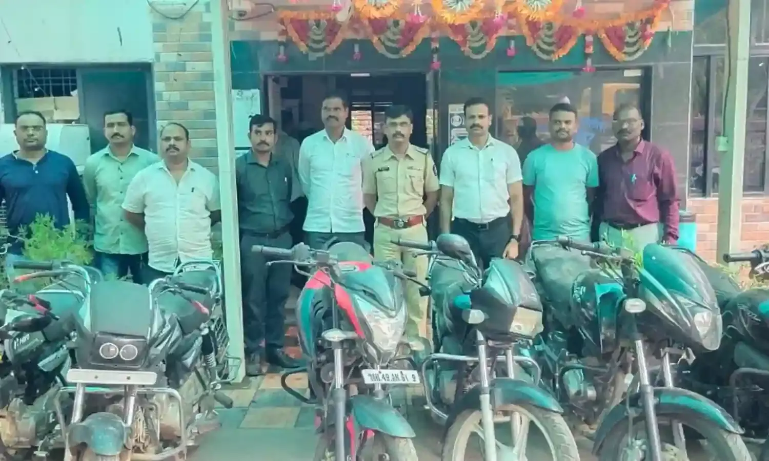 वाहन चोरी करने वाले दो आरोपी पकड़ाए