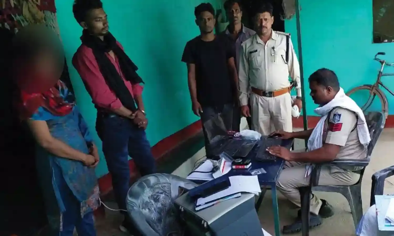 कल्याणपुर में स्मैक सहित युवक-युवती गिरफ्तार