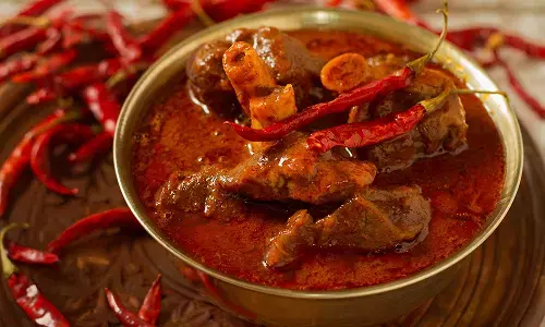 इस राजस्थानी स्टाइल से बनाएं चिकन को और भी लजीज, जानें इसकी रेसिपी