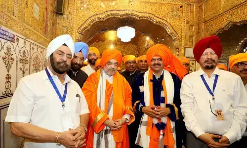 तख्त सचखंड श्री हुजूर साहिब में गृह मंत्री शाह और फडणवीस ने टेका माथा, की अरदास