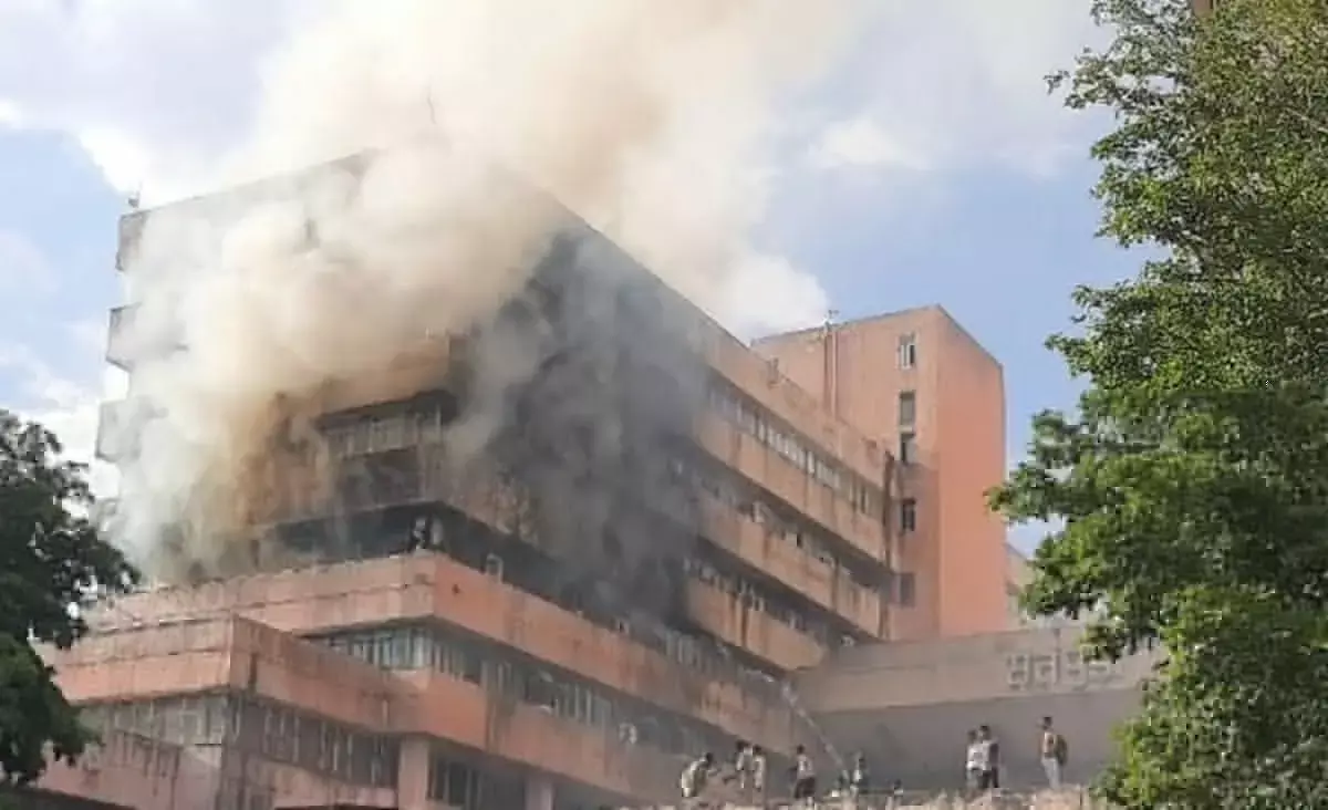 सतपुड़ा भवन में लगी आग,कई महत्वपूर्ण दस्तावेज जले,कांग्रेस ने उठाए सवाल