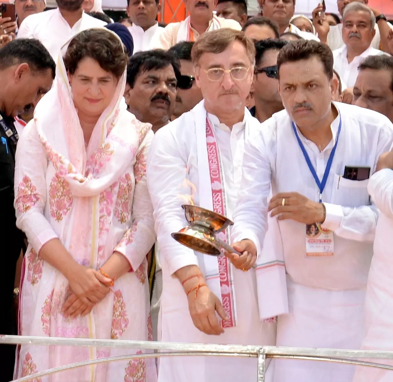 भाजपा ने 225 महीनों की सरकार में 225 घोटाले किए, अब आप तय करें- प्रियंका गांधी भाजपा ने 225 महीनों की सरकार में 225 घोटाले किए, अब आप तय करें- प्रियंका गांधी