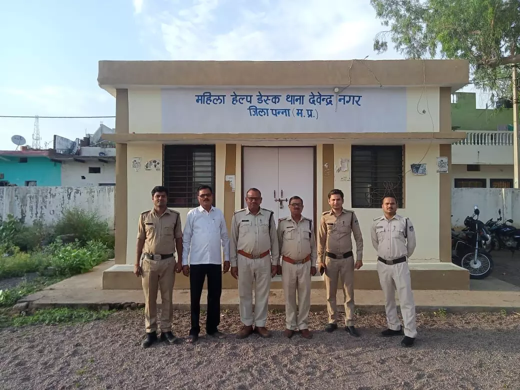सास ने ससुर के साथ लात तथा ईंट के टुकडों से की मारपीट सास ने ससुर के साथ लात तथा ईंट के टुकडों से की मारपीट