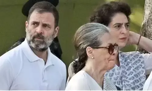 लोकसभा चुनाव से पहले कांग्रेस में बड़ा बदलाव, CWC में गांधी परिवार की एंट्री? इन नेताओं का होगा बंटाधार! लोकसभा चुनाव से पहले कांग्रेस में बड़ा बदलाव, CWC में गांधी परिवार की एंट्री? इन नेताओं का होगा बंटाधार!