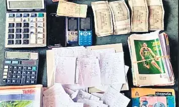 कुख्यात सटोरिया मट्टू के अड्डे पर रेड, जुलूस में ले गए थाने