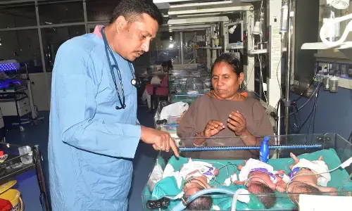 62 साल का बुजुर्ग बना ट्रिपलेट बच्चों का पिता