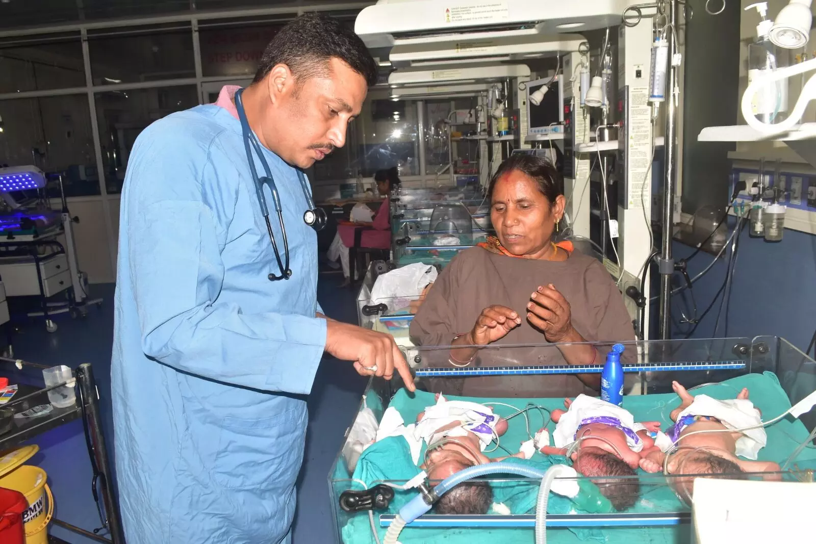 62 साल का बुजुर्ग बना ट्रिपलेट बच्चों का पिता 62 साल का बुजुर्ग बना ट्रिपलेट बच्चों का पिता