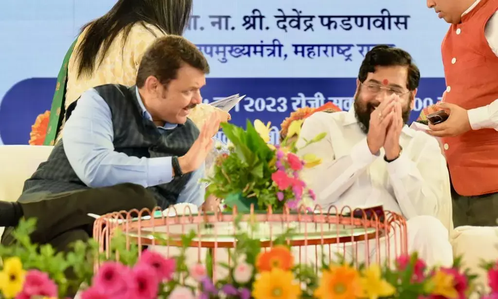विज्ञापन विवाद के बीच पालघर में मुख्यमंत्री-उप-मुख्यमंत्री ने साझा किया मंच