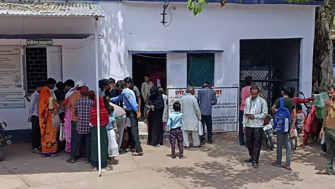 अजयगढ़ अस्पताल में डॉक्टर नहीं होने से हुआ हंगामा अजयगढ़ अस्पताल में डॉक्टर नहीं होने से हुआ हंगामा