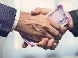 15 हजार की रिश्वत लेते महावितरण का सहायक अभियंता गिरफ्तार 15 हजार की रिश्वत लेते महावितरण का सहायक अभियंता गिरफ्तार