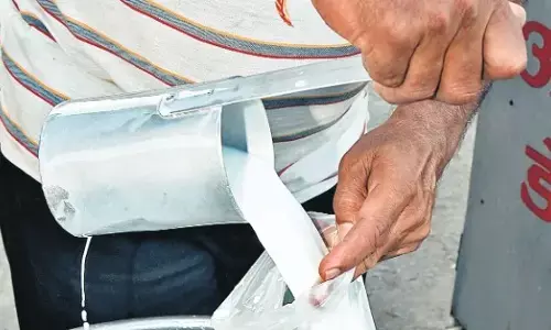 कलेक्टर की सख्ती का असर : 68 तक नहीं पहुँच पाई कीमत, परंतु अभी भी कई क्षेत्रों में वसूला जा रहा मनमाना मूल्य