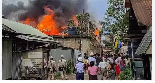मणिपुर में हिंसा, केंद्रीय मंत्री आरके रंजन सिंह के घरों में लगाई आग मणिपुर में हिंसा, केंद्रीय मंत्री आरके रंजन सिंह के घरों में लगाई आग