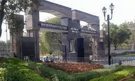 नागपुर यूनिवर्सिटी का फरमान, 25 कॉलेजों की संलग्नता पर रोक नागपुर यूनिवर्सिटी का फरमान, 25 कॉलेजों की संलग्नता पर रोक