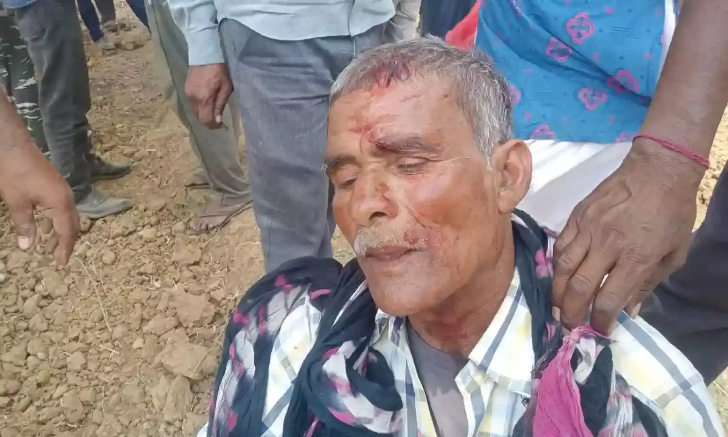 मानसिक विक्षिप्त ने किया हंगामा, घर में घुसकर की लोगों के साथ मारपीट