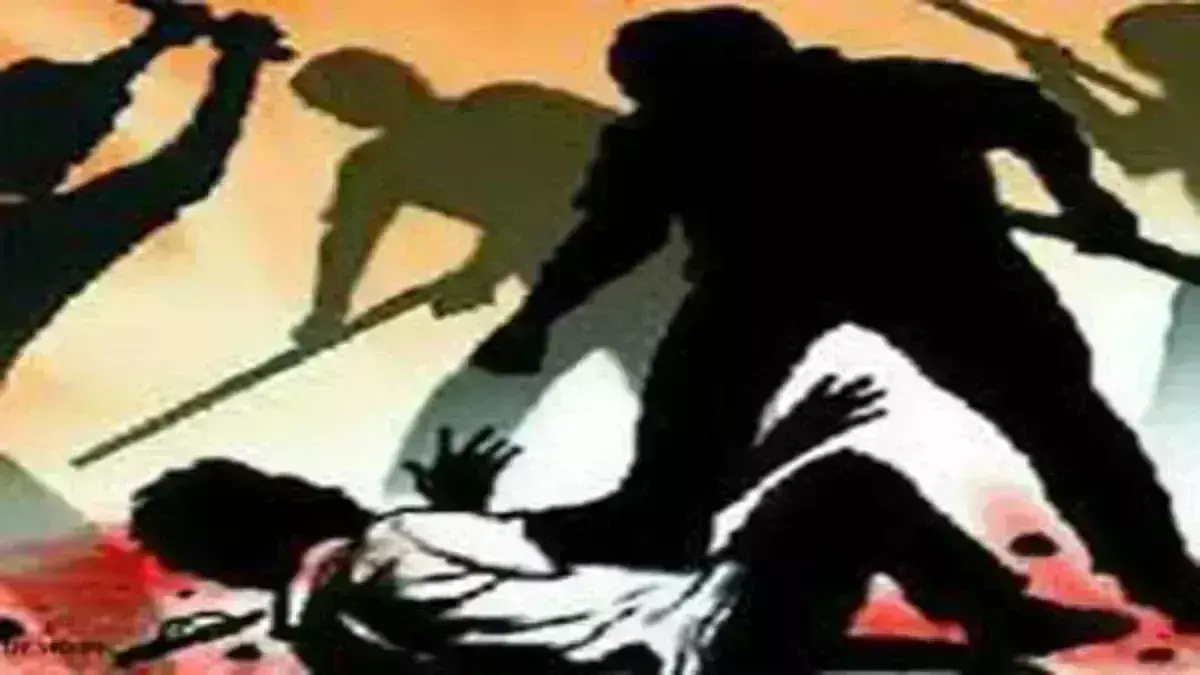 2 मनपा कर्मियों पर जानलेवा हमला एक की अंगुली कटी, दूसरा जख्मी