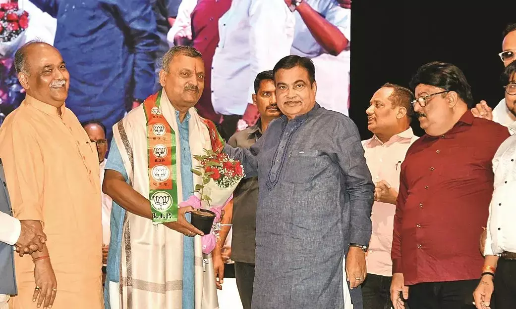 गडकरी ने किया आह्वान - औद्योगिक वातावरण तैयार कर रोजगार देने वाला बनें