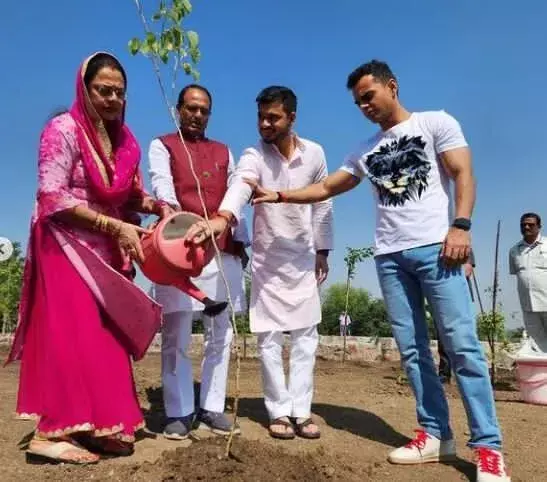 सीएम शिवराज सिंह चौहान के बेटे के नाम पर रखा नेहरू पार्क का नाम , कांग्रेस के सवाल पर बीजेपी का पलटवार