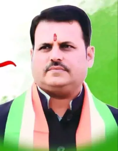 मशीनों का उपयोग बंद करके मजदूरों को दिया जाये कार्य मशीनों का उपयोग बंद करके मजदूरों को दिया जाये कार्य