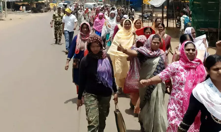 सुरजागढ़ लौह परियोजना के खिलाफ निकला जनाक्रोश मोर्चा