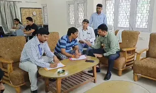 5 हजार रुपये की घूस लेते कृषि विकास अधिकारी गिरफ्तार